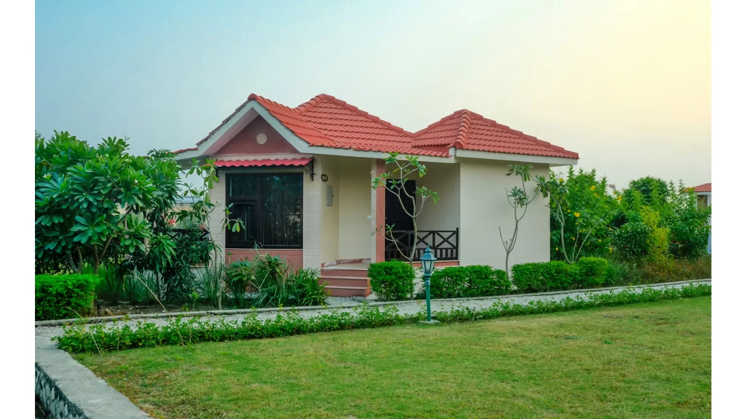 Cottage by Day (1)