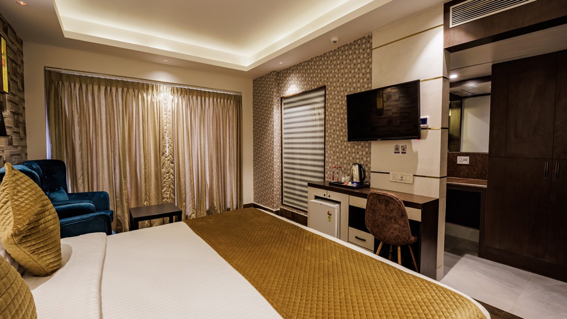 Deluxe Room2